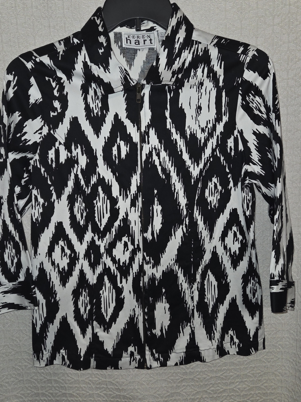 Keren Hart Black and White Patterned Women's Top